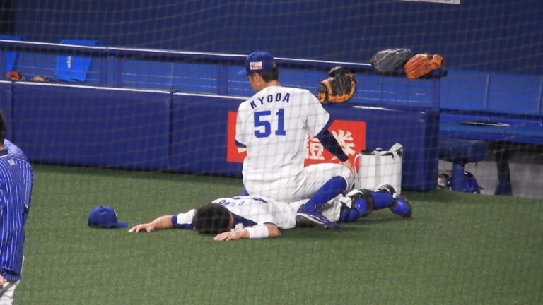 【ドラ名物】京田陽太におしりで踏んで頂く大野奨太さん