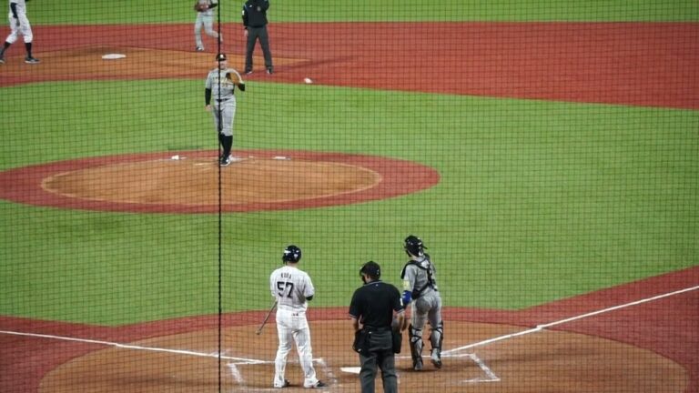 2023/4/30(日) 古賀優大 セカンドゴロ 打席(5回表) vs J.ビーズリー(阪神タイガース)