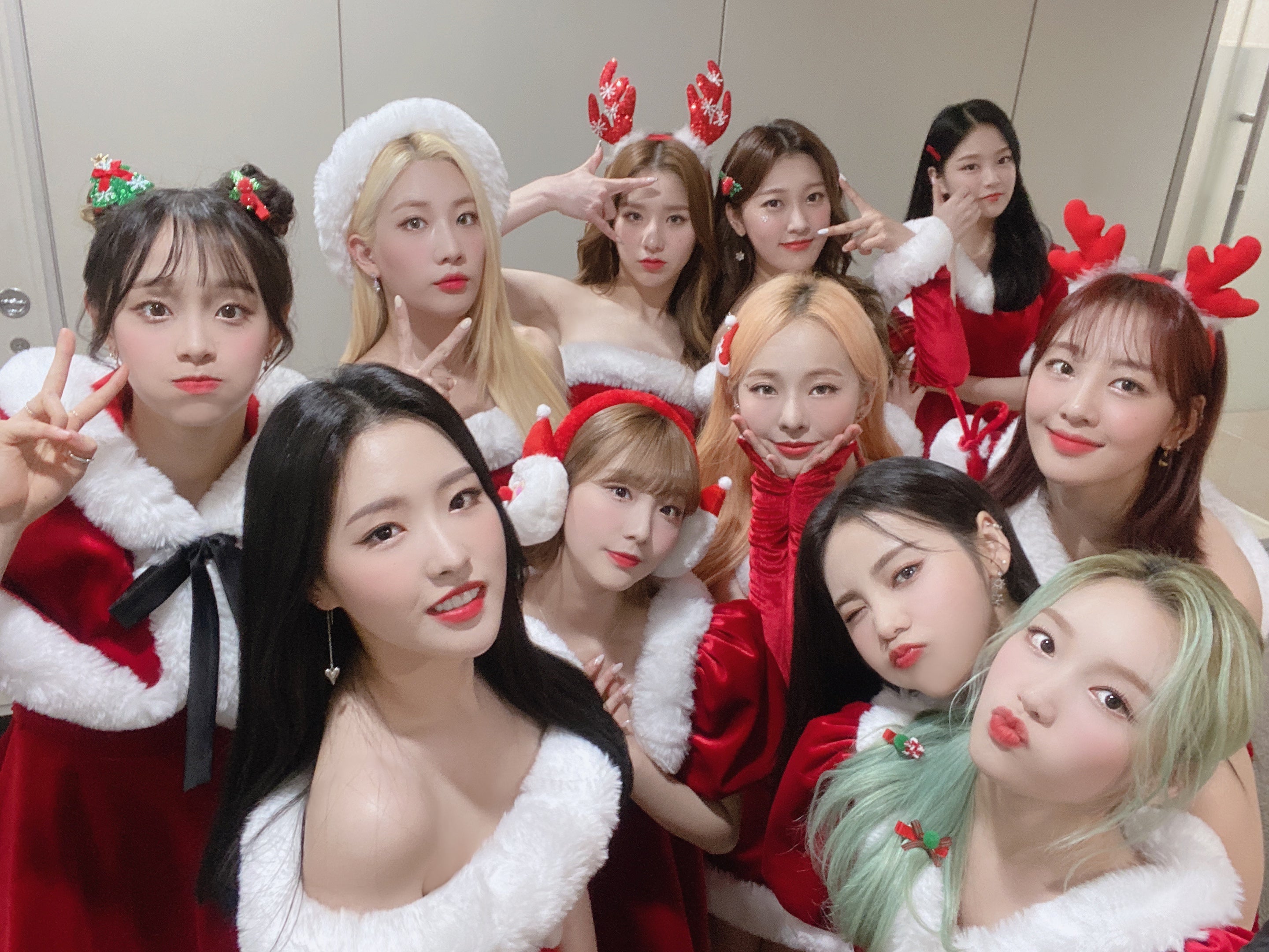 Christmas Loona - K-pop | WACOCA JAPAN: People, Life, Style