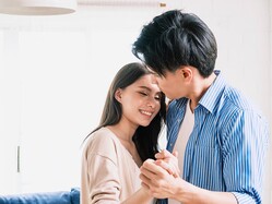  ガチ惚れの証拠。男性が愛する女性に必ずする「本命行動」とは 