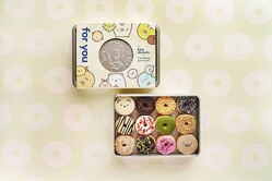 「すみっコぐらし×koe donuts クッキー缶」（税込 2600円）