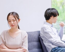  絶対に愛されていないよな…。男性が別れを意識する「原因」とは 