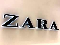 「デート服どうしよう問題」→ 解決！【ZARA】女っぽおしゃれ♡「黒ワンピ」