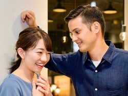  きっと下心だけしかない。女好きな男性がしがちな「無意識行動」 