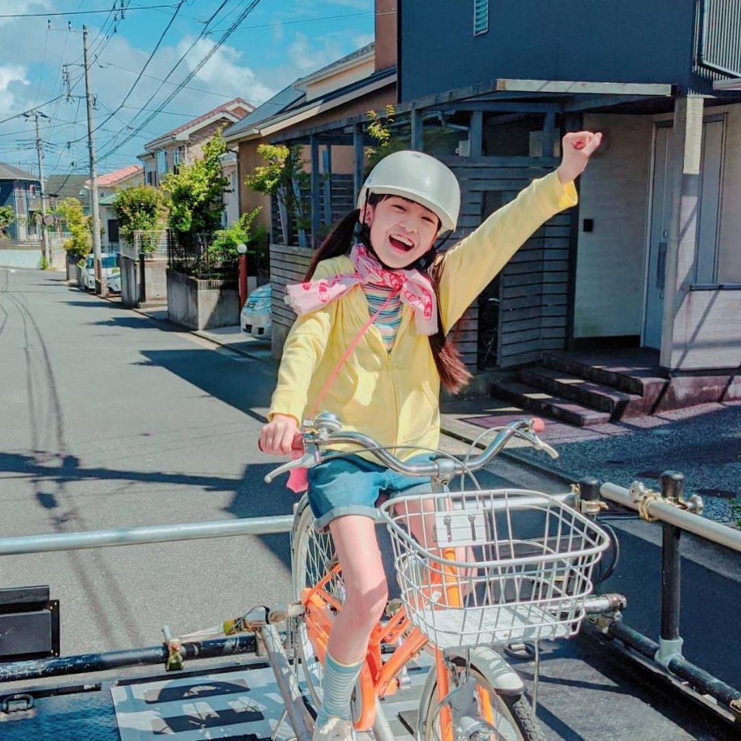 Ntv Watadou 私たちはどうかしている 物語の全てはここから始まった 自転車シーン撮影の裏側 実際に漕いで走ったり 牽引車に乗ってこんなふうに撮影してるんです 青く澄んだ空 とっても Media Wacoca Japan People Life Style