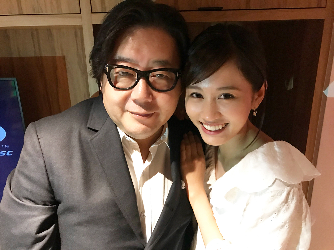 前田敦子 初めて 秋元さんが自撮りしてみようって言ってくれた夜 上手く撮れなくて小嶋のにゃんちゃんが撮ってくれました笑 秋元さん改めてお誕生日おめでとうございます Wacoca