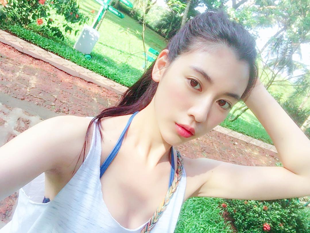 三吉彩花 本日の1枚 もう髪が長い頃が懐かしい ここで一つ