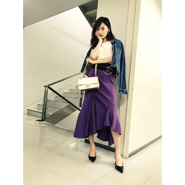 大政絢 私服です 最近紫に目がいっちゃう 秋服もいくつか頼んでしまった ブランドタグ付けしております 私服 Wacoca Japan People Life Style