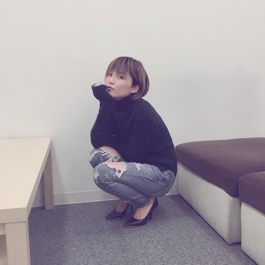 宇野実彩子 ソファが後ろにあるのに ね Ootd Top Carven Denim Emoda Heels Givenchy Wacoca Japan People Life Style