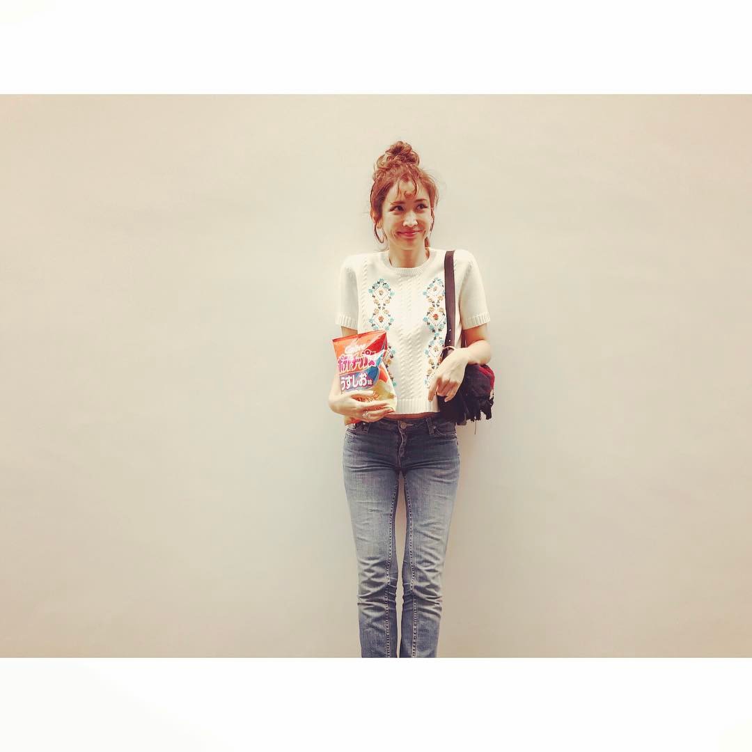 紗栄子 一昨日の私 撮影終わりにポテトチップスいただいて帰りました Wear Ootd ポテトチップス Wacoca Japan People Life Style