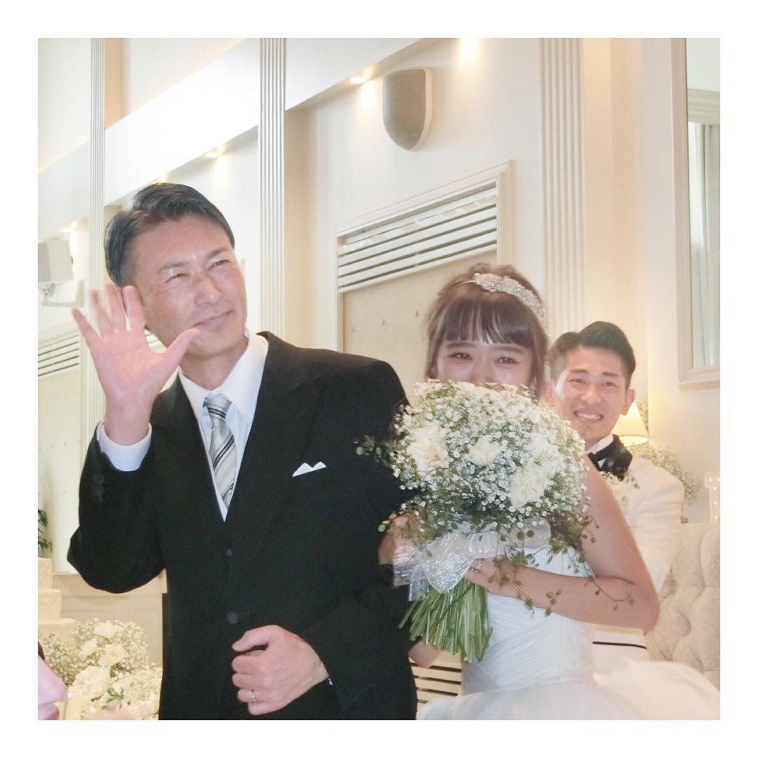 近藤千尋 父の日 去年は結婚式で 今年は出産に立ち会ってくれたね 優しくて頭が良くて 自慢の父親です ひーぼぉくんも 初父の日だね とあちゃんにとって 世界に1人だ Wacoca Japan People Life Style