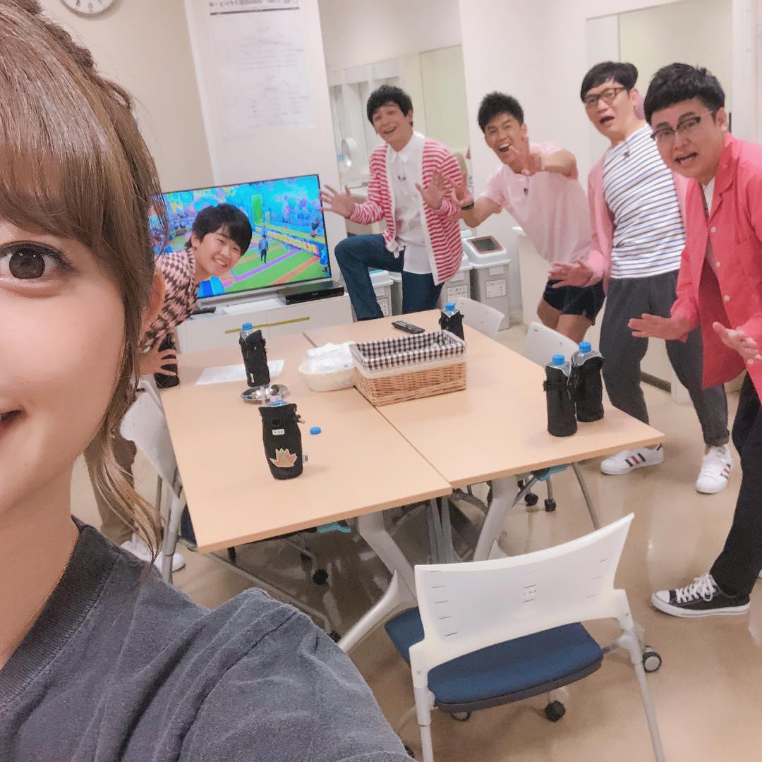 菊地亜美 今夜19時から フジテレビ Vs嵐 チームサウスポーです テーマカラーはpink ふふふ Vs嵐 毎月収録してる気がする笑 みてね Wacoca Japan People Life Style