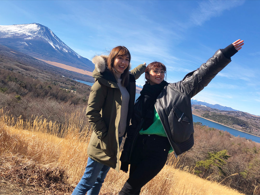 有末麻祐子 ちょっと前に茜と山梨県へ 毎年恒例になってきました 御殿場アウトレットに寄ったり 暖炉の薪切れでwカインズホームにいったり 食料蓄えにスーパーに爆買いしにいった Wacoca