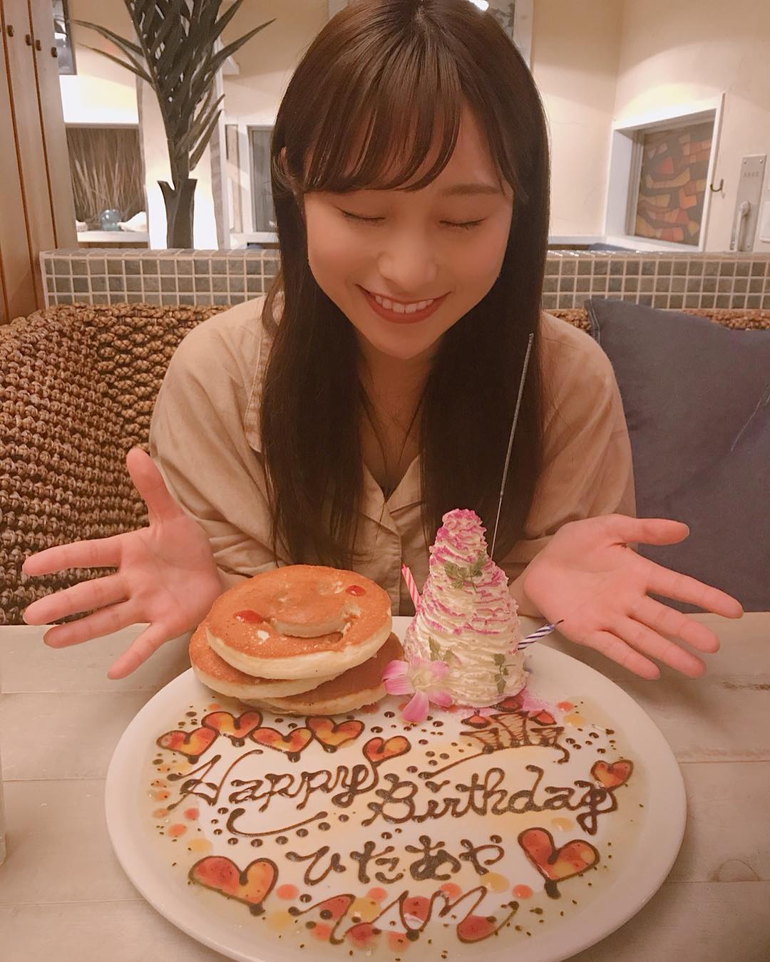 左伴彩佳 この間 仲良しでかわいい親友ちゃんがお誕生日のお祝いしてくれたよ 誕生日の近い日に遊べなくて この日にサプライズで 嬉しかった お誕生日 誕 Wacoca Japan People Life Style