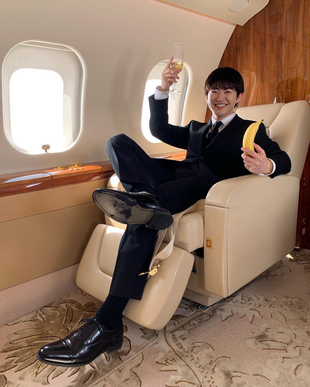 佐野玲於 はいはい ワロスワロス Private Jet Wacoca Japan People Life Style