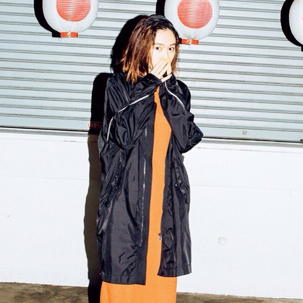 Nylonjapan ロング丈のma 1がポイントのコーディネイト March Issue P31 Awesome Girl Model Yuiaragaki Ma 1 Che Wacoca Japan People Life Style