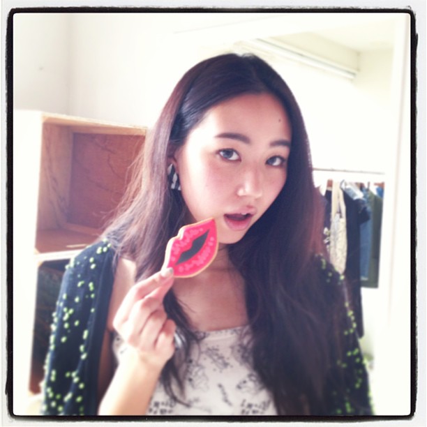 Nylonjapan Moussyショップスタッフの佐々木志穂ちゃんの撮影 Cookieboyさんによるクッキーと一緒 Nylonjp Wacoca Japan People Life Style