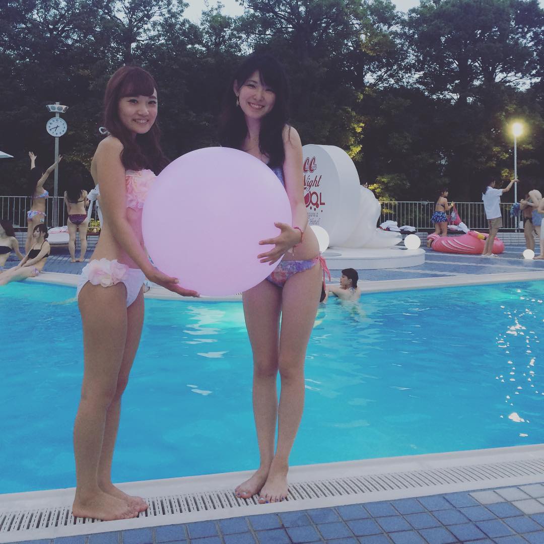 Cancam インスタを見て来てくれたというおふたり Ledボールと Cancamnightpool ナイトプール 品川プリンスホテル Wacoca Japan People Life Style