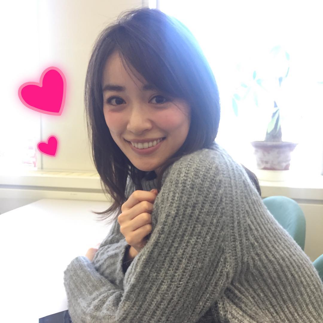 Withmagazine 編集部に里香が遊びに来てくれたよ っ 泉里香 今日も吸い込まれそうな目ヂカラ Wacoca Japan People Life Style