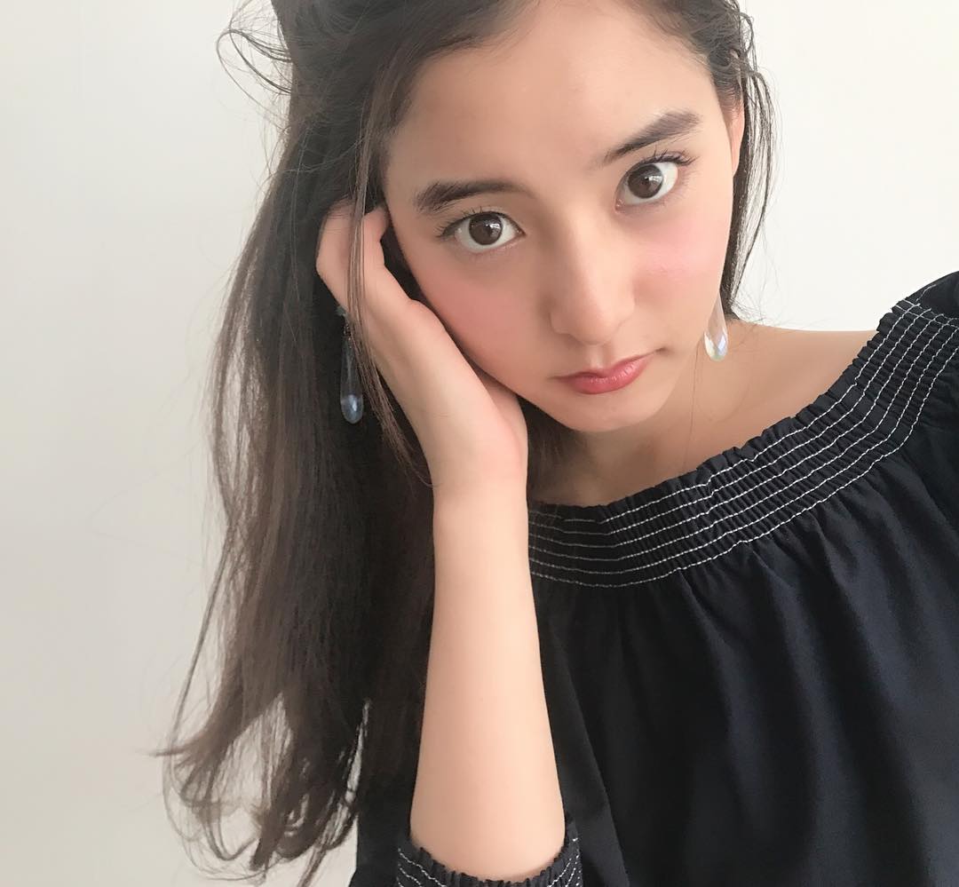 Non No 発売中のノンノ8月号では 新木優子ちゃんがコスパ服でお姉さんっぽい着回しにトライ こんな上品なブラウスのお値段が実は 本誌と Non No Webでチェッ Wacoca Japan People Life Style