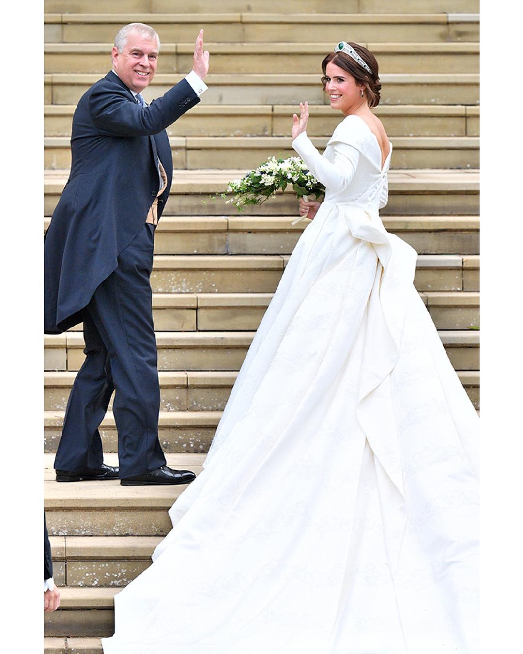 Voguejapan 10月12日ユージェニー オブ ヨーク 王女とジャック ブルックスバンクの結婚式が行われたエリザベス女王の次男アンドリュー王子の娘であるユージェニー王女がウェディ Wacoca Japan People Life Style