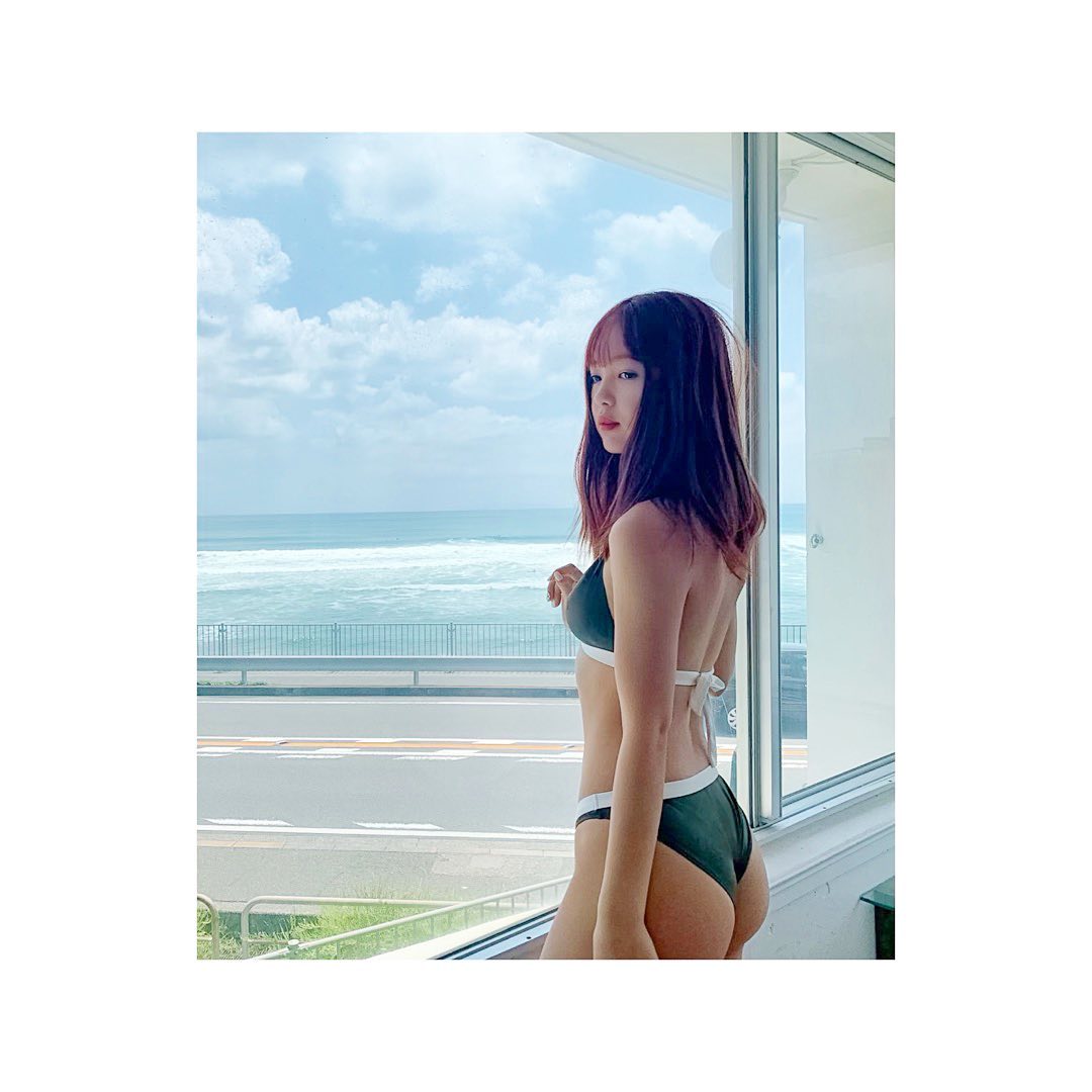 藤田ニコル 最近撮影でも水着の季節で 水着とか海とかばっかの 写真でごめんなさい ここずっとお仕事で早朝続きで もうこの時間帯でげきねむです 明日はガールズアワード 楽 Wacoca Japan People Life Style