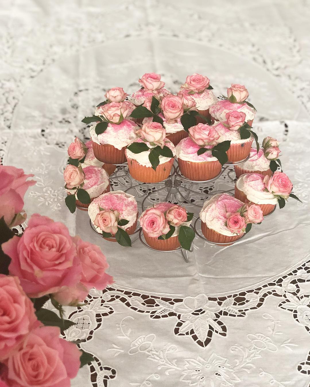 桐島かれん 今日は 三女の19歳の誕生日 早起きして 誕生日カップケーキを作りました バースデーケーキ Birthdaycupcakes Wacoca Japan People Life Style