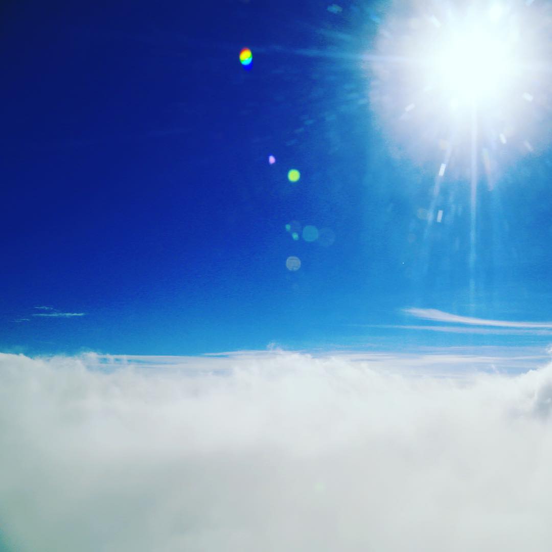 Ana 雲の上はいつも青空 空からの景色 青空 太陽 雲 機窓 飛行機 梅雨 カコソラ ダレカニミセタイソラ Bluesky Airplan Wacoca Japan People Life Style