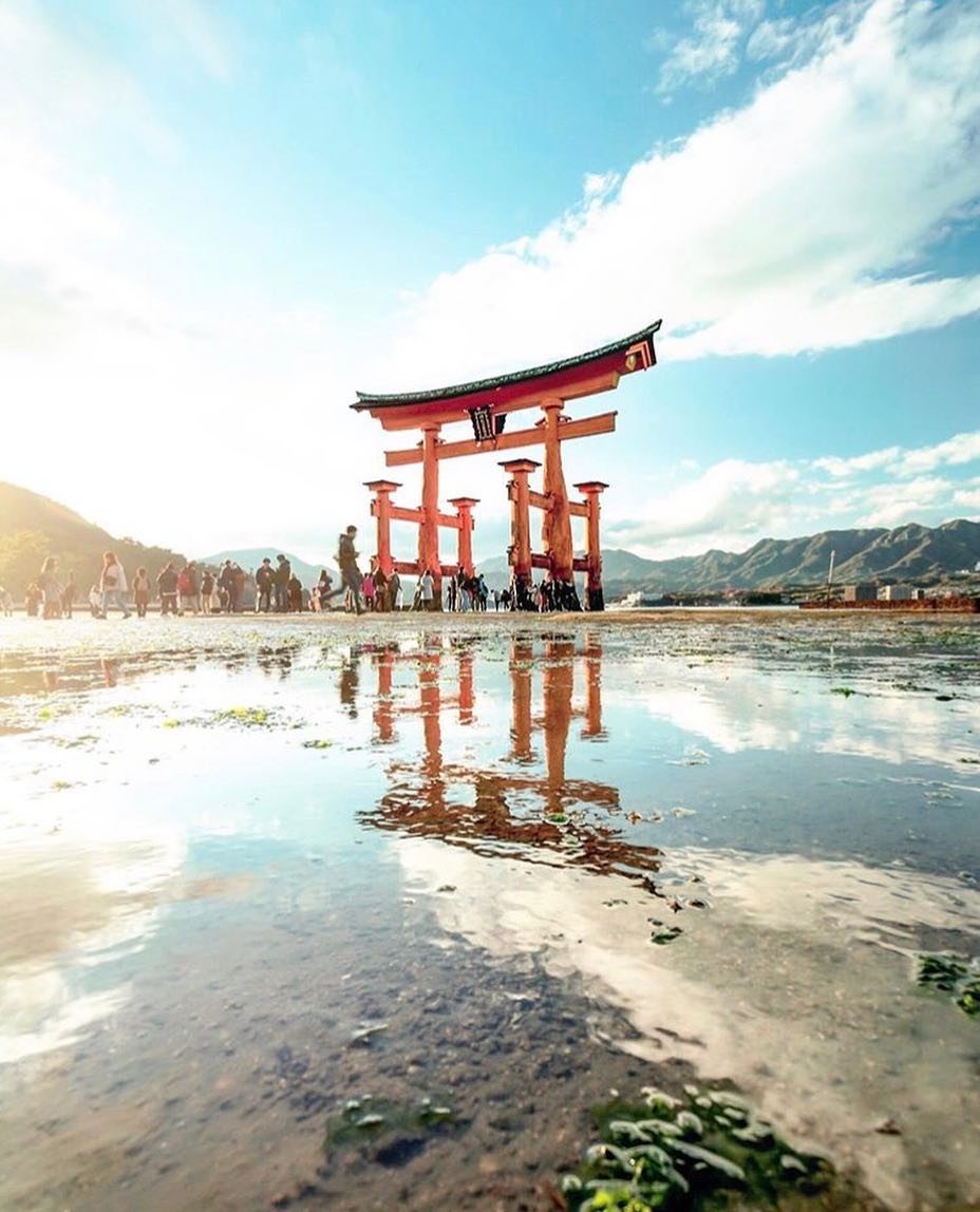 Retrip News Retrip 絶景 日本国内で 一度は訪れておきたい世界遺産 厳島神社 海の中に立つ大鳥居の景色がとっても美しいですよね なんだかパワーをもらえそうな気が Wacoca Japan People Life Style