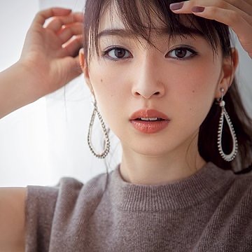 Biteki美的 まるで 元々美人 目の形 トレンドカラーでかなえる美人印象eye 狭二重 アイスブルー編 今季のアイシャドウは色も質感も個性豊かで華やか ベースに Wacoca Japan People Life Style