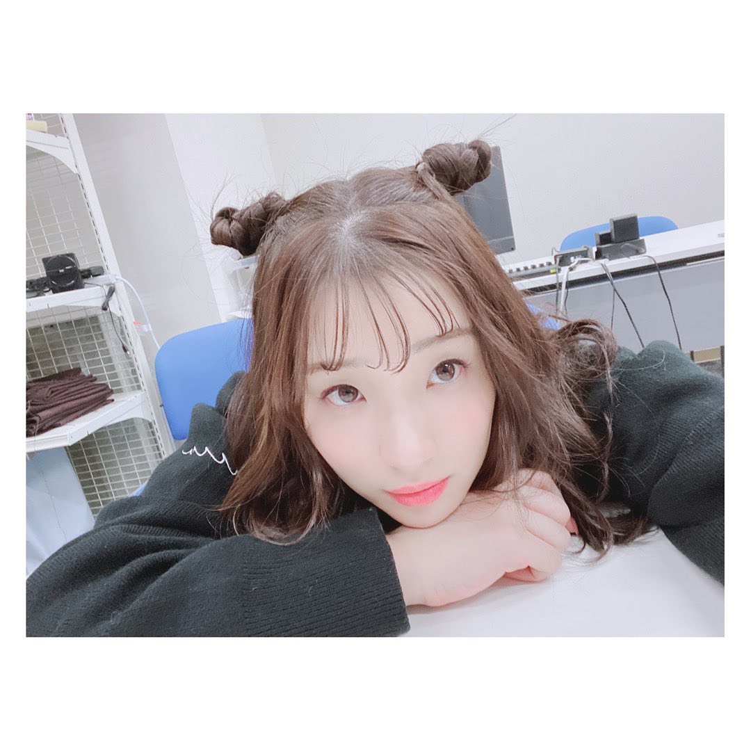 足立梨花 今日の髪の毛はツノ ヘアアレンジ ツノ Wacoca Japan People Life Style