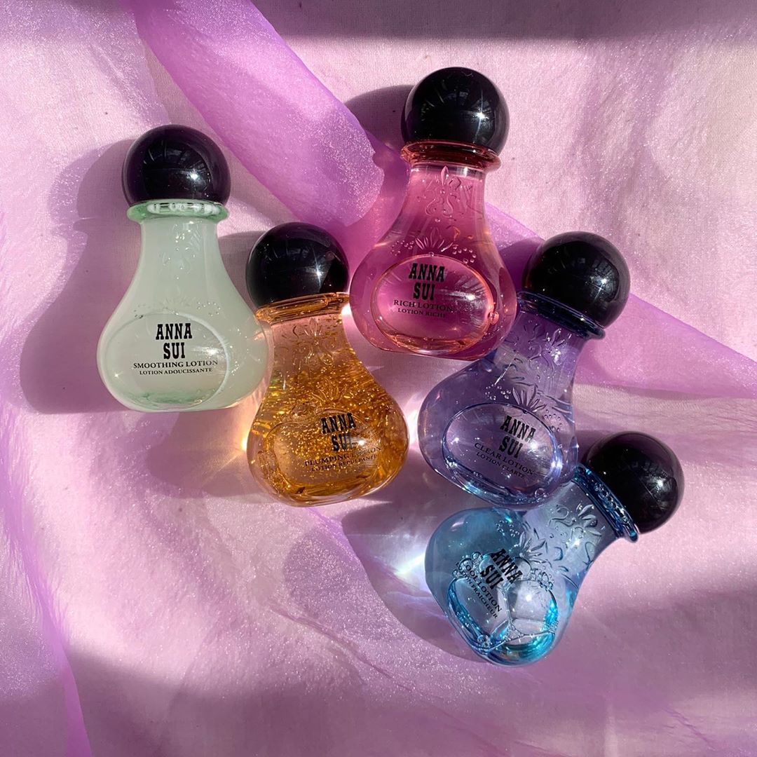 Ellegirljapan Present Anna Sui アナ スイ のミニ化粧水セットを計3名様にプレゼント ロマンティックなパッケージで人気のブランド アナ スイ Wacoca Japan People Life Style