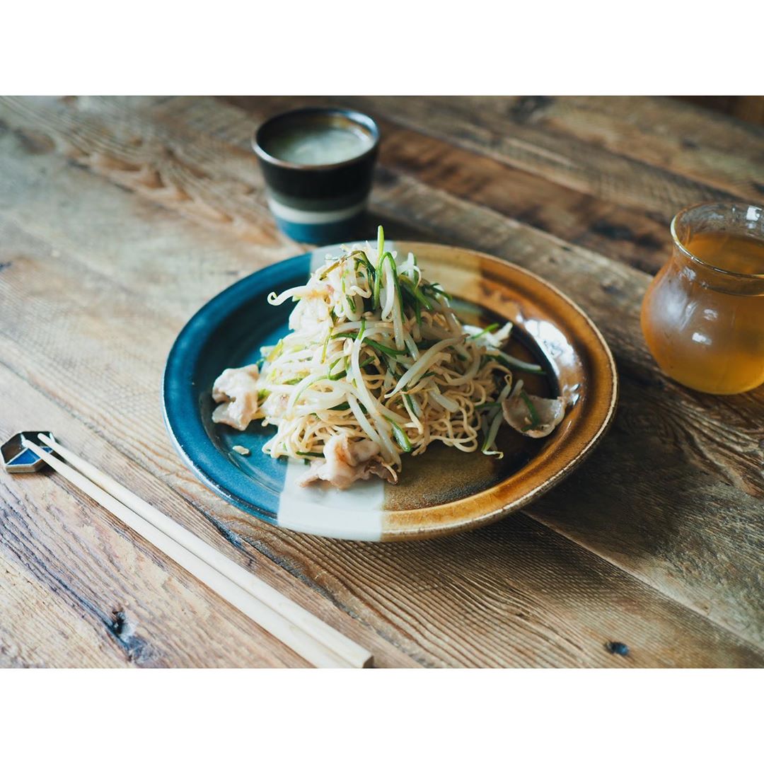 高山都 またまた干し豆腐 この夏 何回食べるか 記録狙いたいものです 笑 昨日残った豚バラとモヤシ ぐるはすで焼きそば風 麺みたいだけど 干した 豆腐です ごま油で Wacoca Japan People Life Style