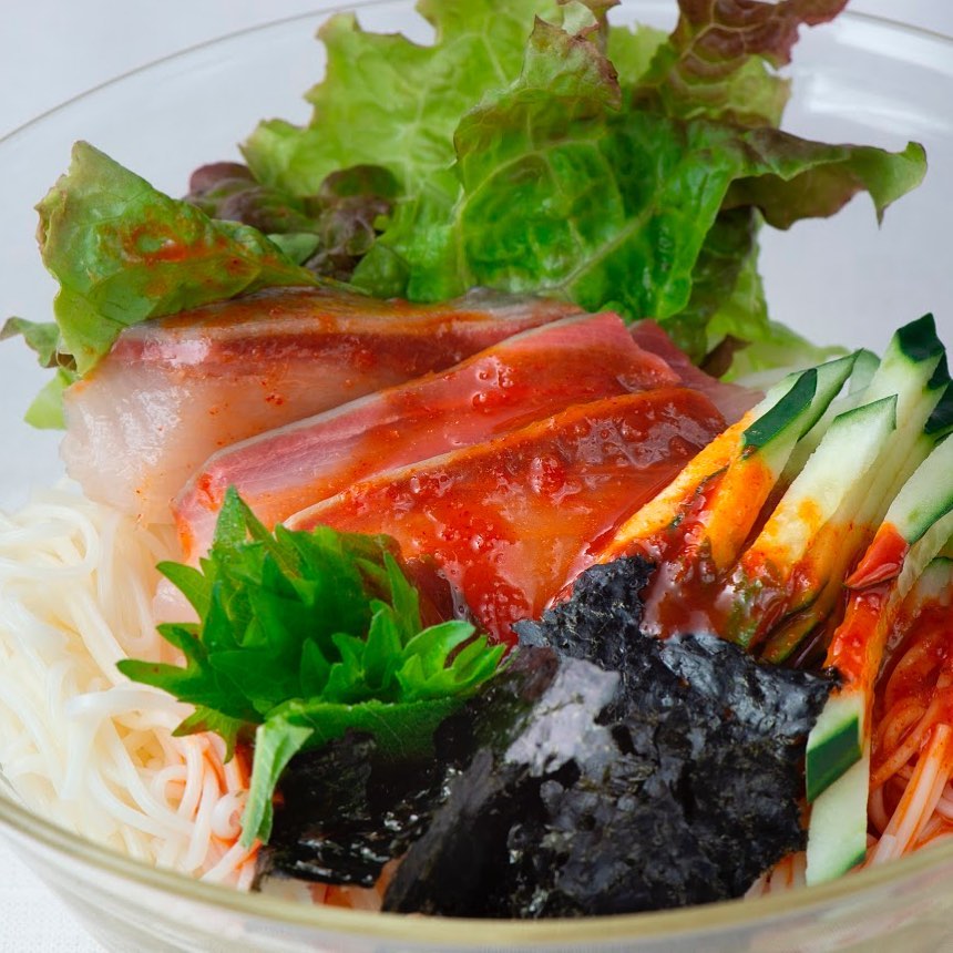 Croissantmagazine 韓国風に 刺身コチュジャンだれそうめん 重信初江さんのレシピ 料理研究家 重信初江さんのレシピで この夏はそうめんを新しい食べ方で 海苔とコチ Wacoca