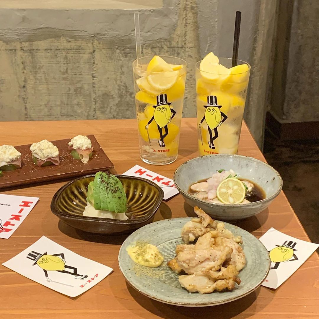 Retrip Dinner Retrip 大阪ごはん 今回は 大阪 日本橋にある A Store エーストア をご紹介 レモンのイラストが可愛いこちらのお店 ご飯もお酒に合うメ Wacoca Japan People Life Style