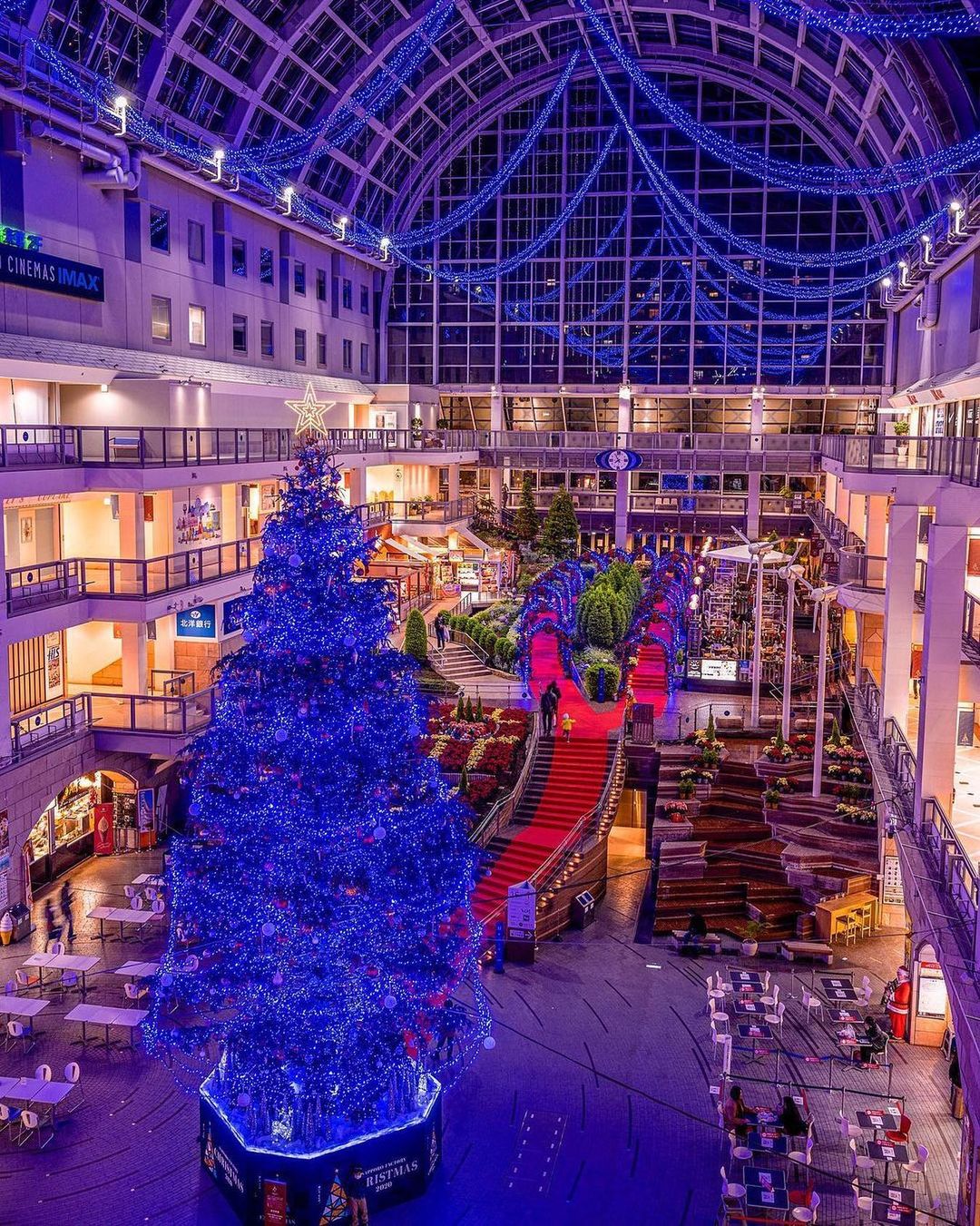 Retrip News Retrip 札幌 こちらは サッポロファクトリー にて12月25日 金 まで行われているクリスマスイルミネーションです 高さ約15mの華やかなツリーは 医 Wacoca Japan People Life Style